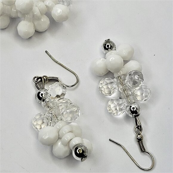 WHITE and Clear Glassy Faceted Bead Cluster Necklace and Earrings Set - Picture 3 of 9